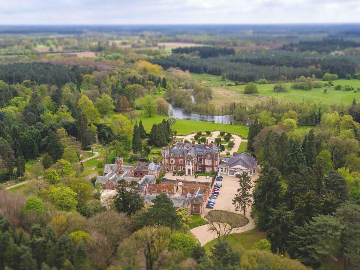 Lynford Hall Hotel Mundford Esterno foto