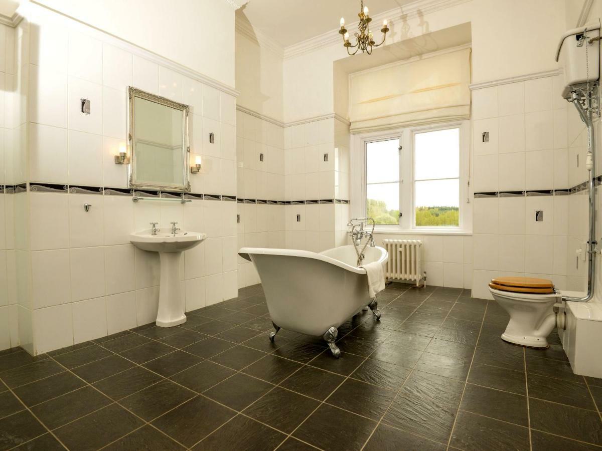 Lynford Hall Hotel Mundford Esterno foto